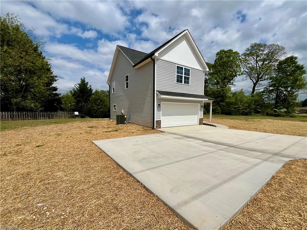 1533 Skeet Club Road High Point, NC 27265 - Photo 6 of 38 Gallery Image 6