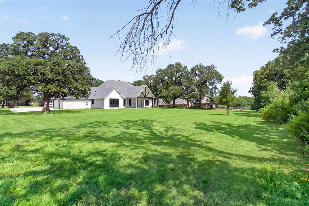 126 Champions Way Azle, TX 76020 - Photo 38 of 40