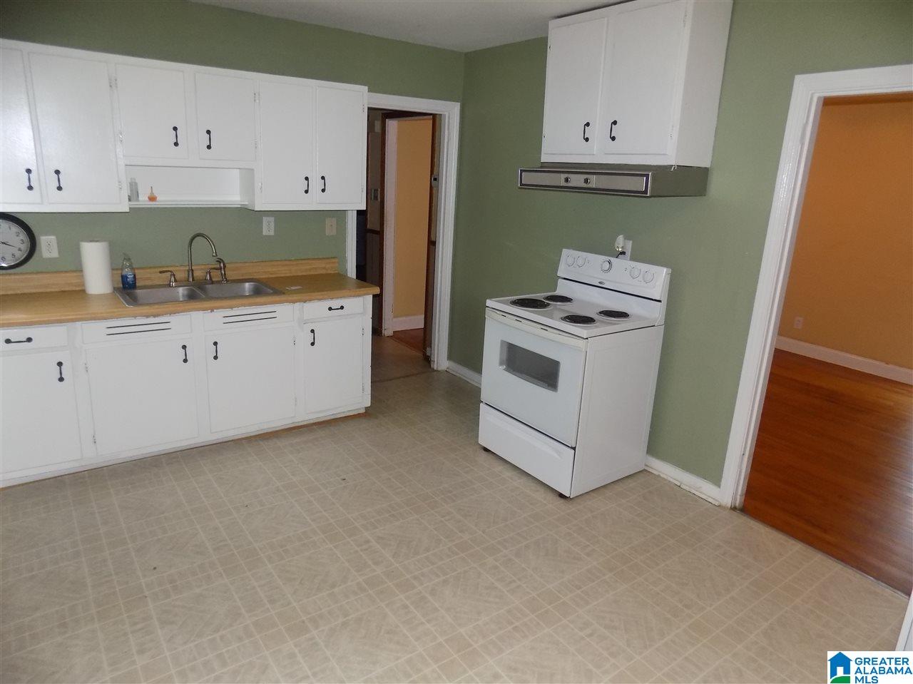 916 8th Street Pleasant Grove, AL 35127 - Photo 4 of 9