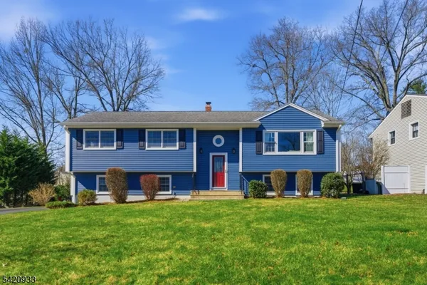 $775,000 | 28 Lord Stirling Drive, Parsippany, NJ 07054