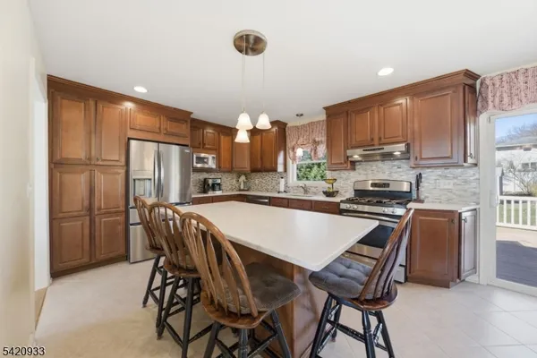 $775,000 | 28 Lord Stirling Drive, Parsippany, NJ 07054