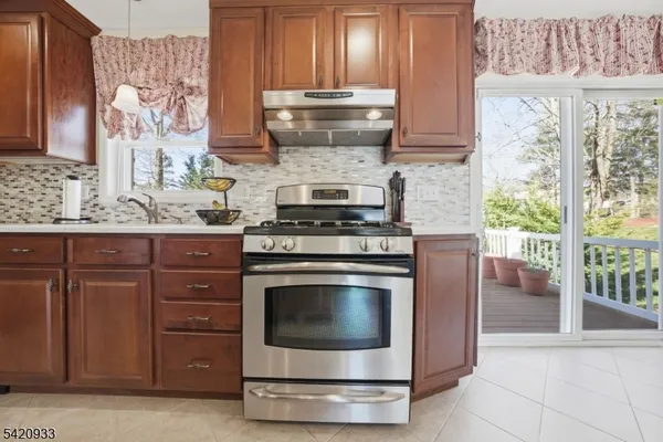 $775,000 | 28 Lord Stirling Drive, Parsippany, NJ 07054