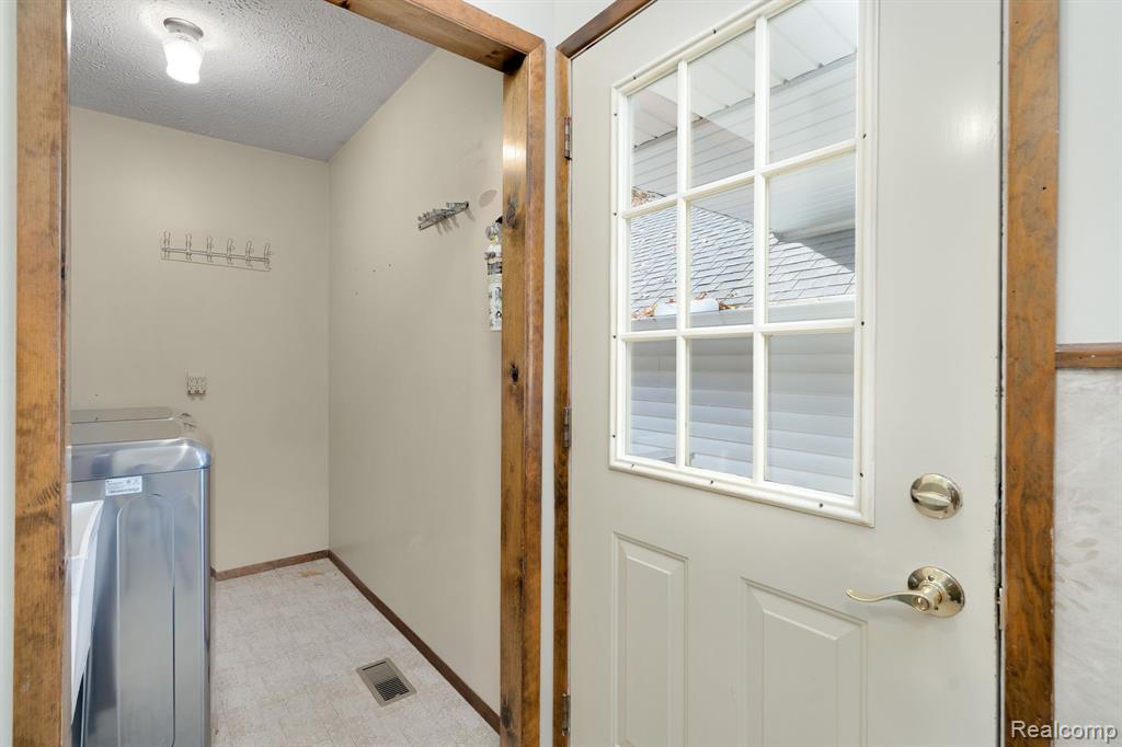 9721 Klais Road Clarkston, MI 48348 - Photo 35 of 52
