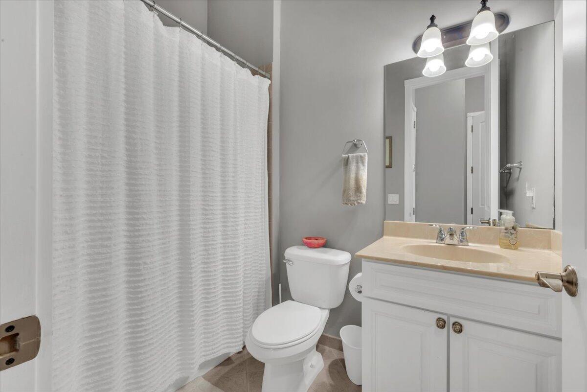 502 Del Sol Circle Tequesta, FL 33469 - Photo 41 of 73 Top floor full bath