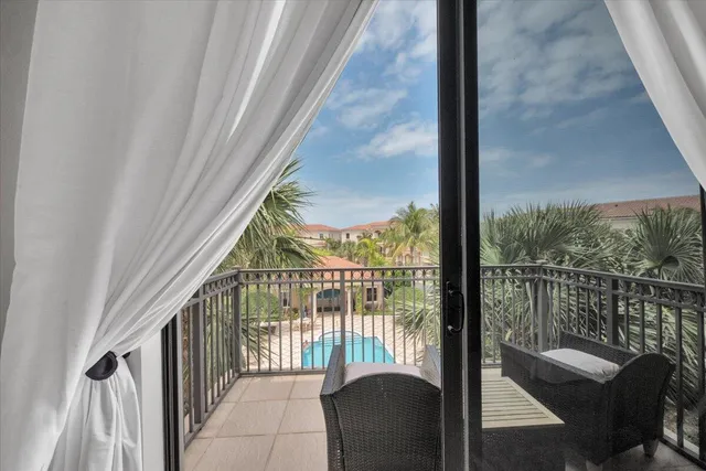 $859,500 | 502 Del Sol Circle, Tequesta, FL 33469