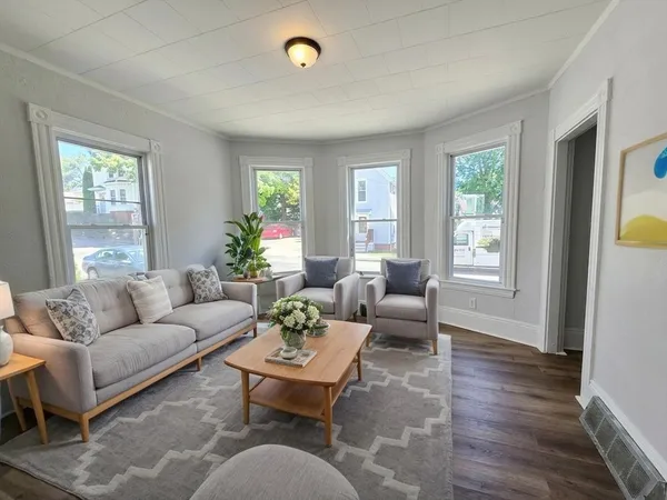 $2,100 | 21 Dexter Street, Unit 1, Haverhill, MA 01830