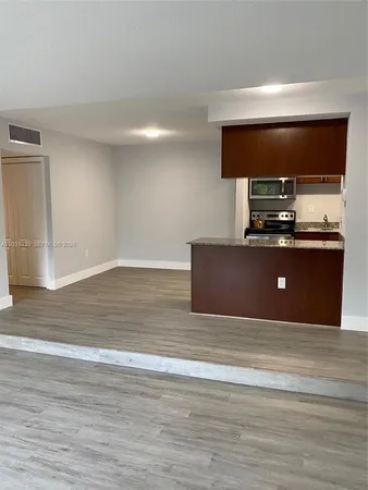 $2,900 | 8950 Southwest 69th Court, Unit 308, Pinecrest, FL 33156