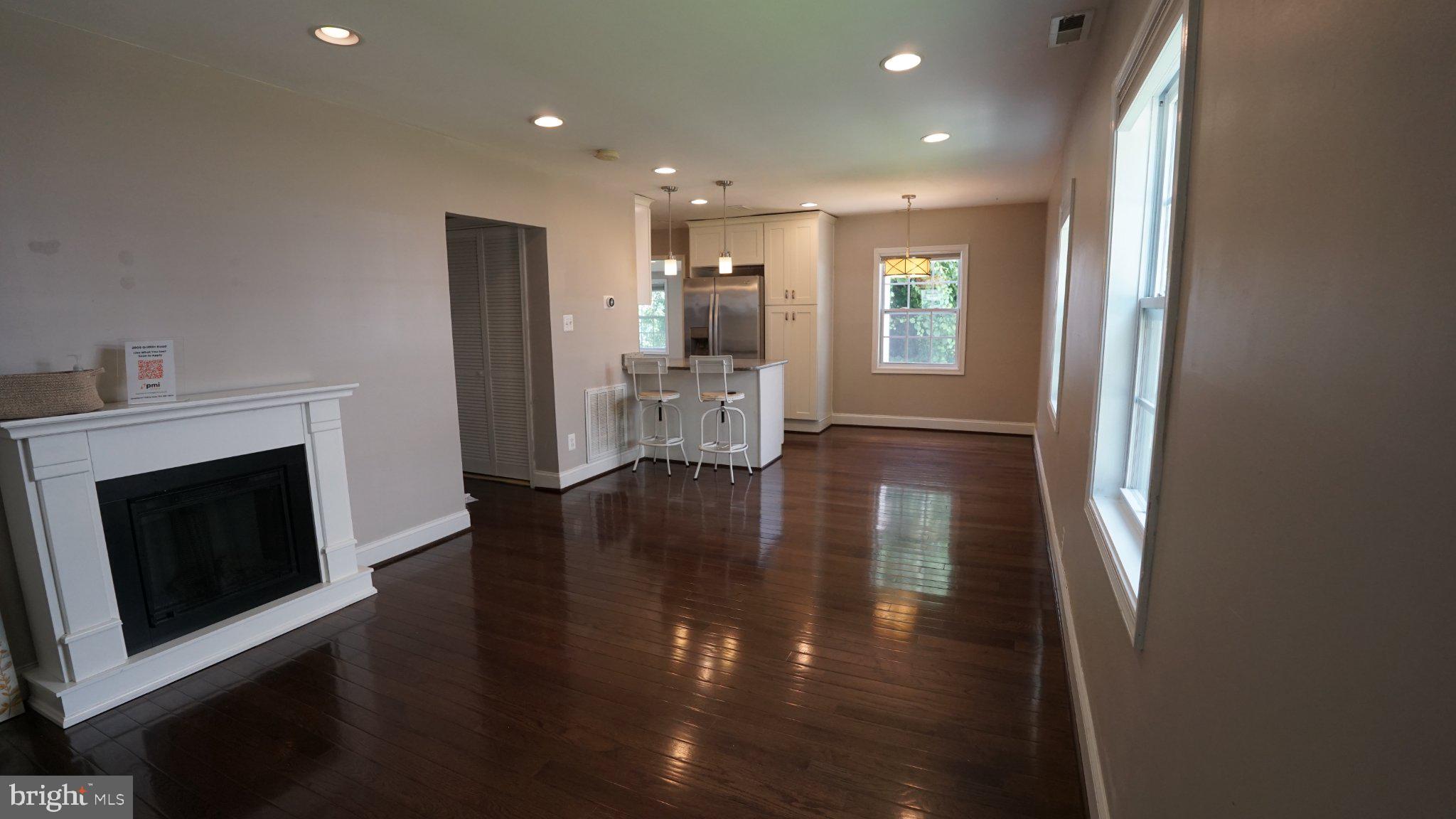 2006 Griffith Road Falls Church, VA 22043 - Photo 4 of 16 Spacious living area with natural light.