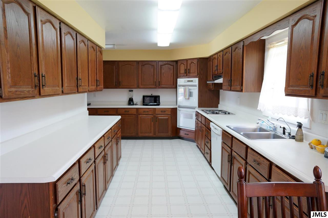 3327 Seymour Road Jackson, MI 49201 - Photo 4 of 17 Photo 4
