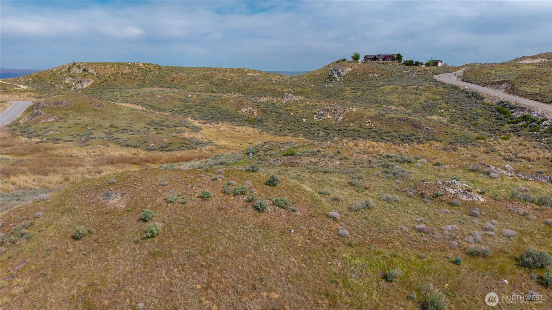 1-azteca Plata Road Brewster, WA 98812 - Photo 13 of 40 a view of a large mountain with mountains in the background