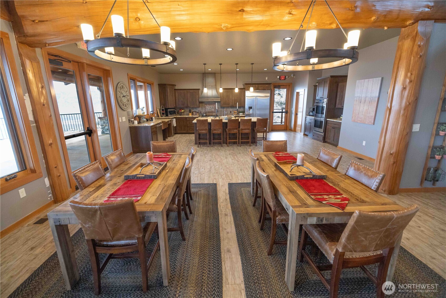 1-azteca Plata Road Brewster, WA 98812 - Photo 28 of 40 a dining room with furniture and wooden floor