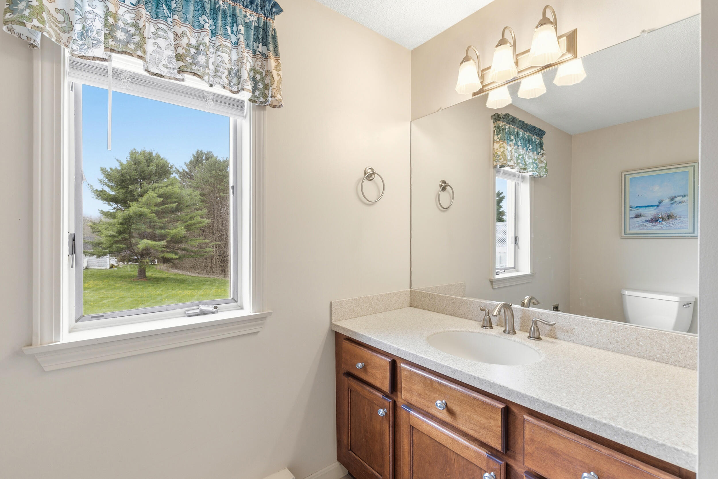 13 Colonial Way, Unit 13 Auburn, ME 04210 - Photo 15 of 24 Bathroom