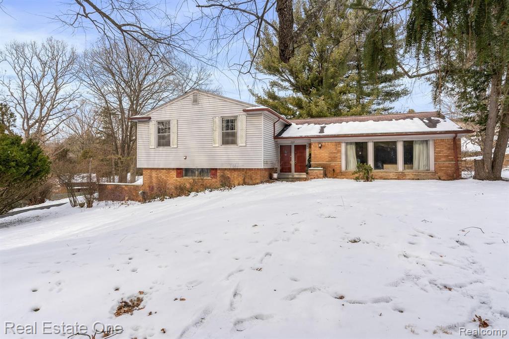 1305 Concord Road Rochester Hills, MI 48309 - Photo 1 of 17