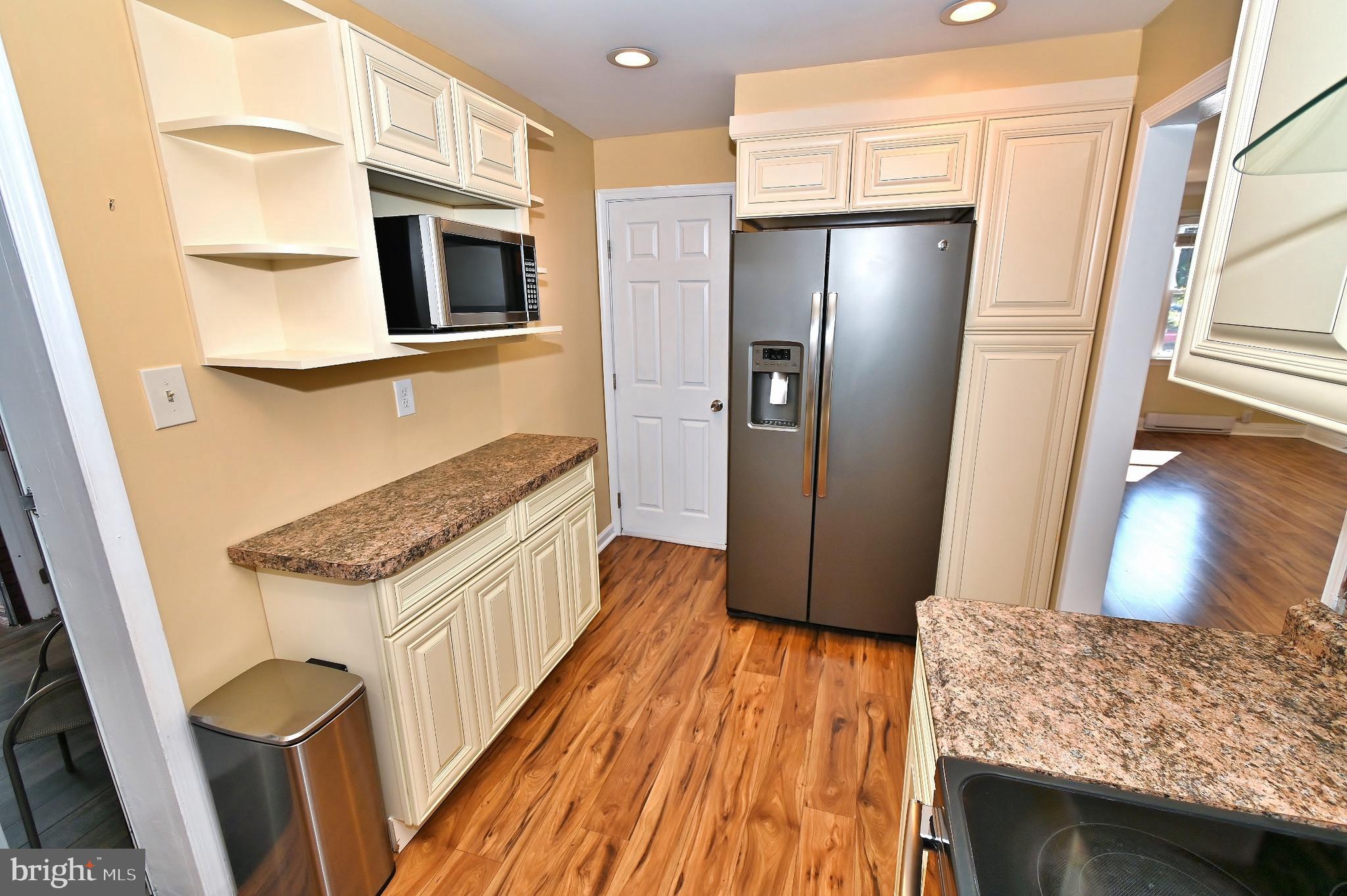 933 Fanshawe Street Philadelphia, PA 19111 - Photo 11 of 73