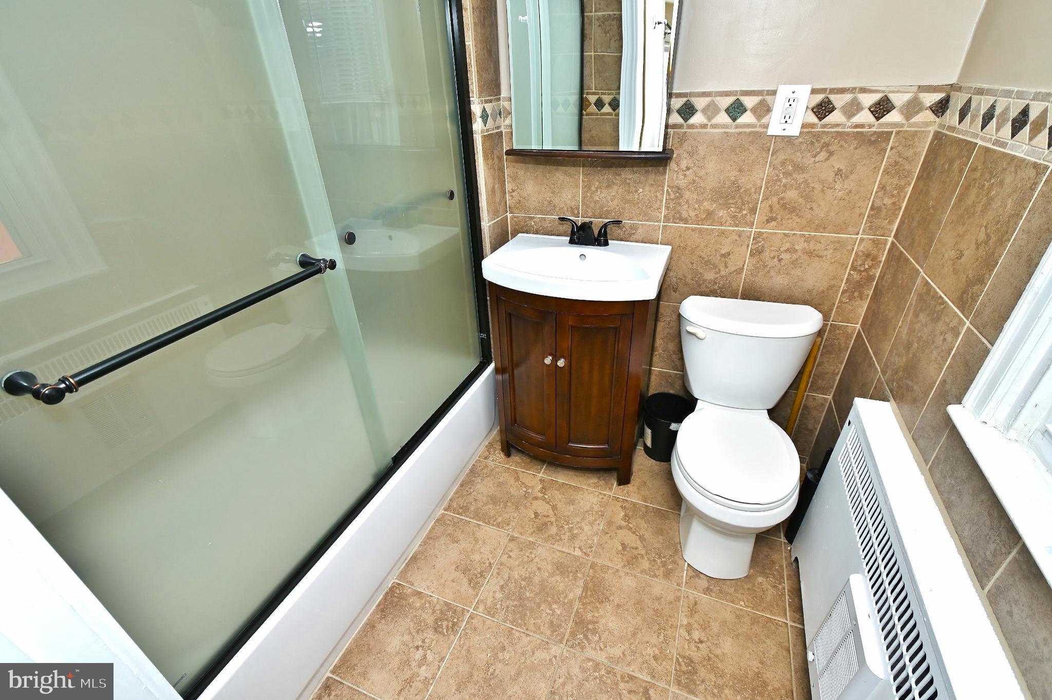 933 Fanshawe Street Philadelphia, PA 19111 - Photo 28 of 73 Upstairs Bathroom