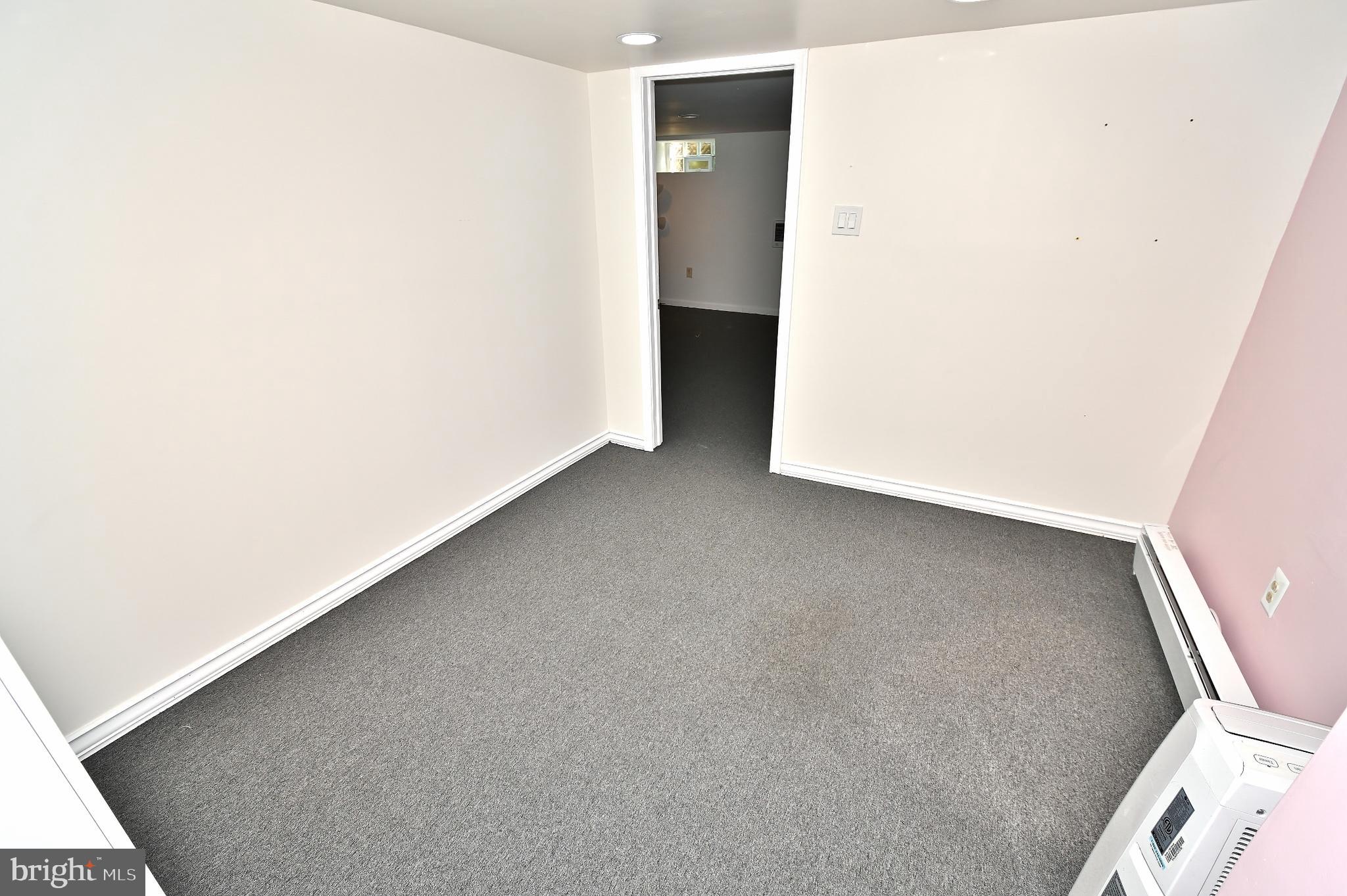 933 Fanshawe Street Philadelphia, PA 19111 - Photo 46 of 73