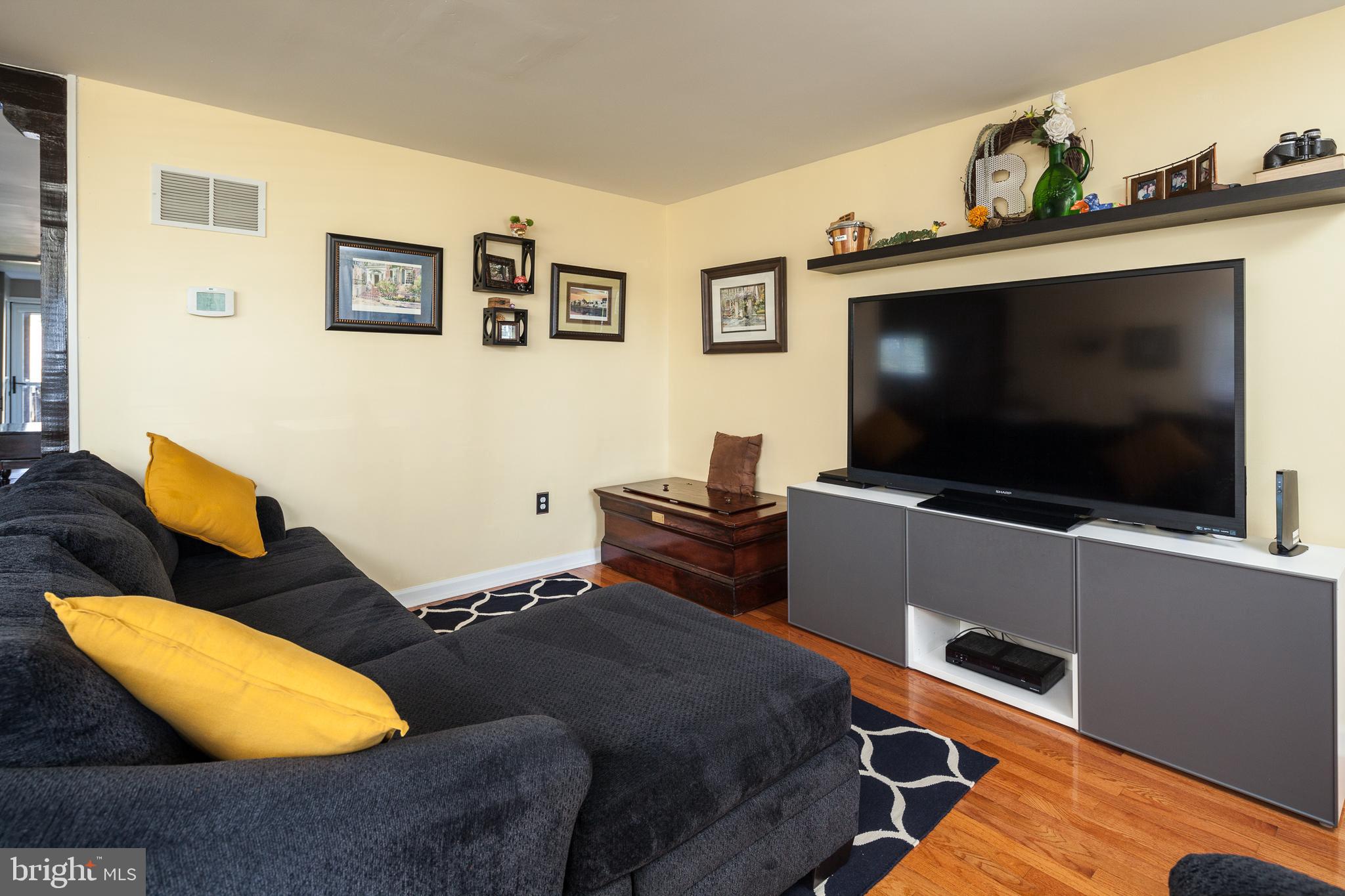 1002 Trimble Road Joppa, MD 21085 - Photo 4 of 21 Living Room