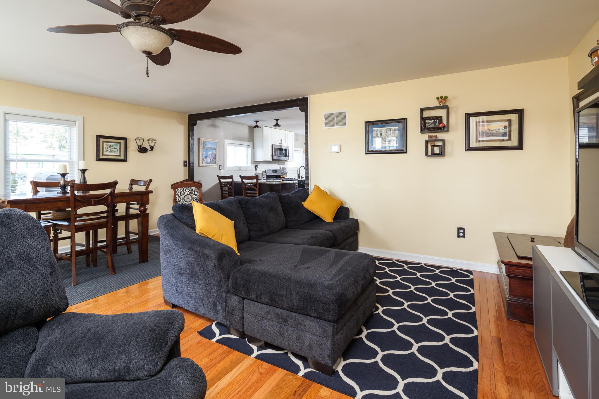 1002 Trimble Road Joppa, MD 21085 - Photo 5 of 21 Living Room