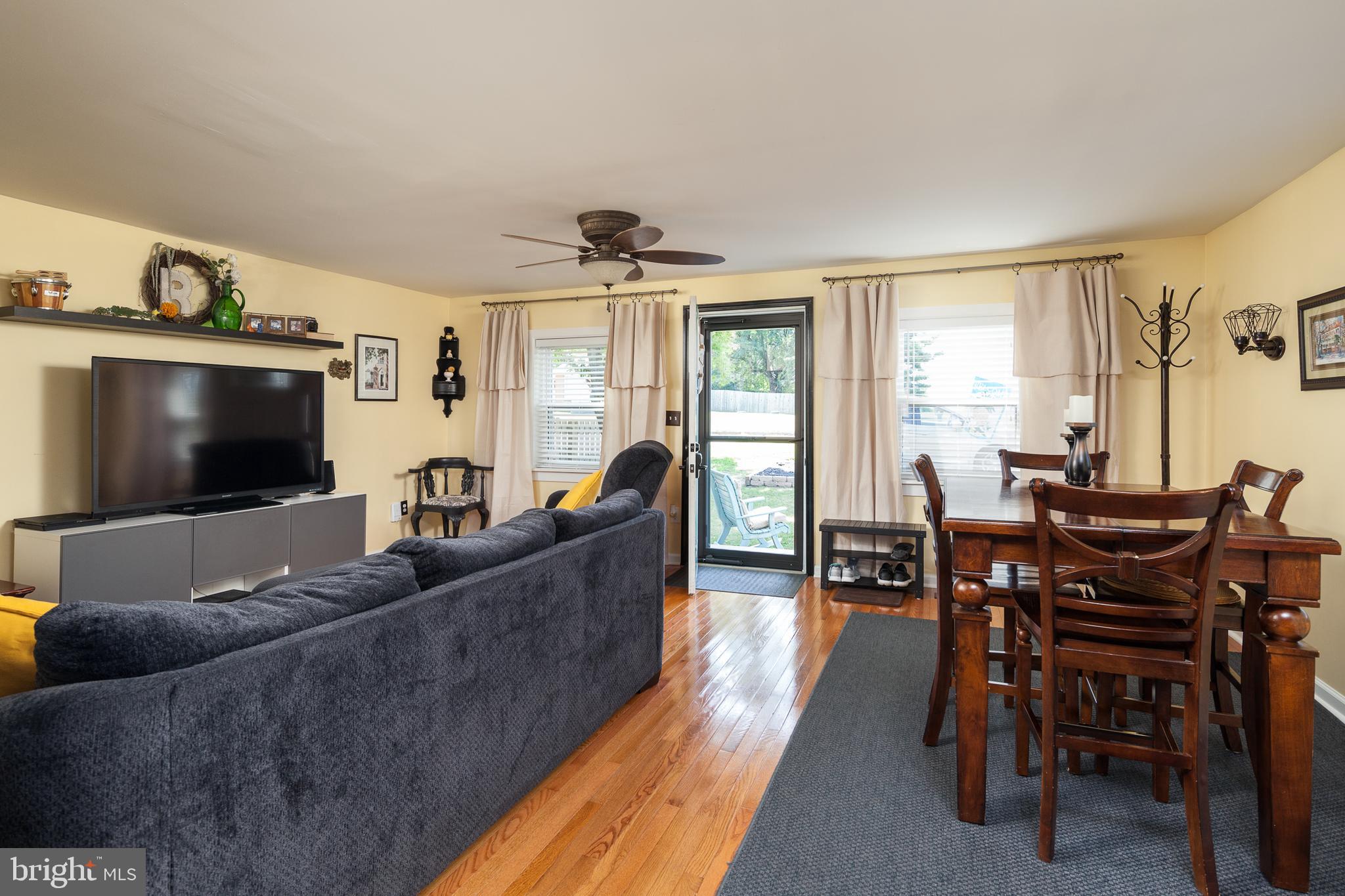1002 Trimble Road Joppa, MD 21085 - Photo 6 of 21 Living / Dining Room Combo