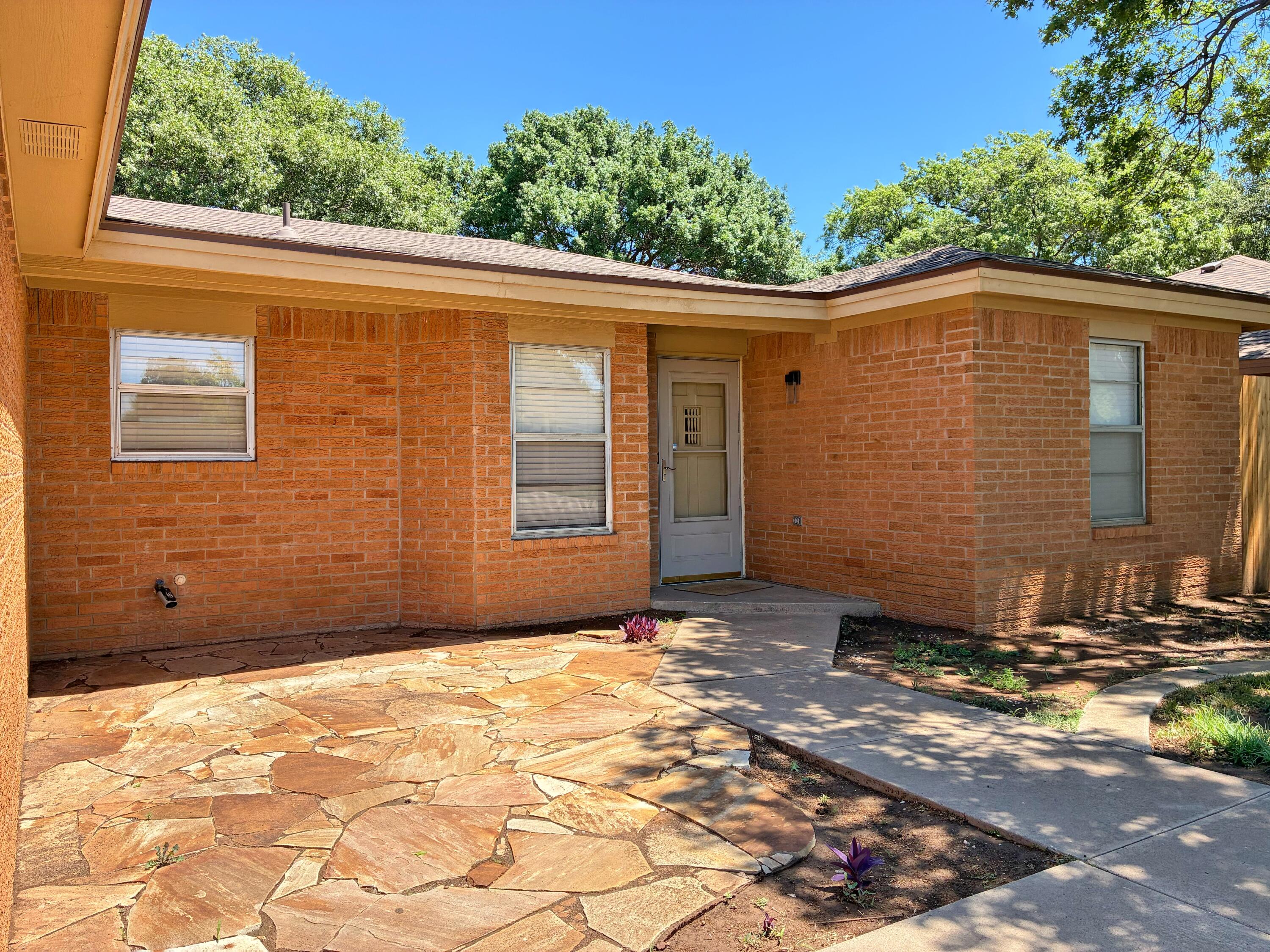 4904 64th Street Lubbock, TX 79414 - Photo 7 of 47 IMG_7320