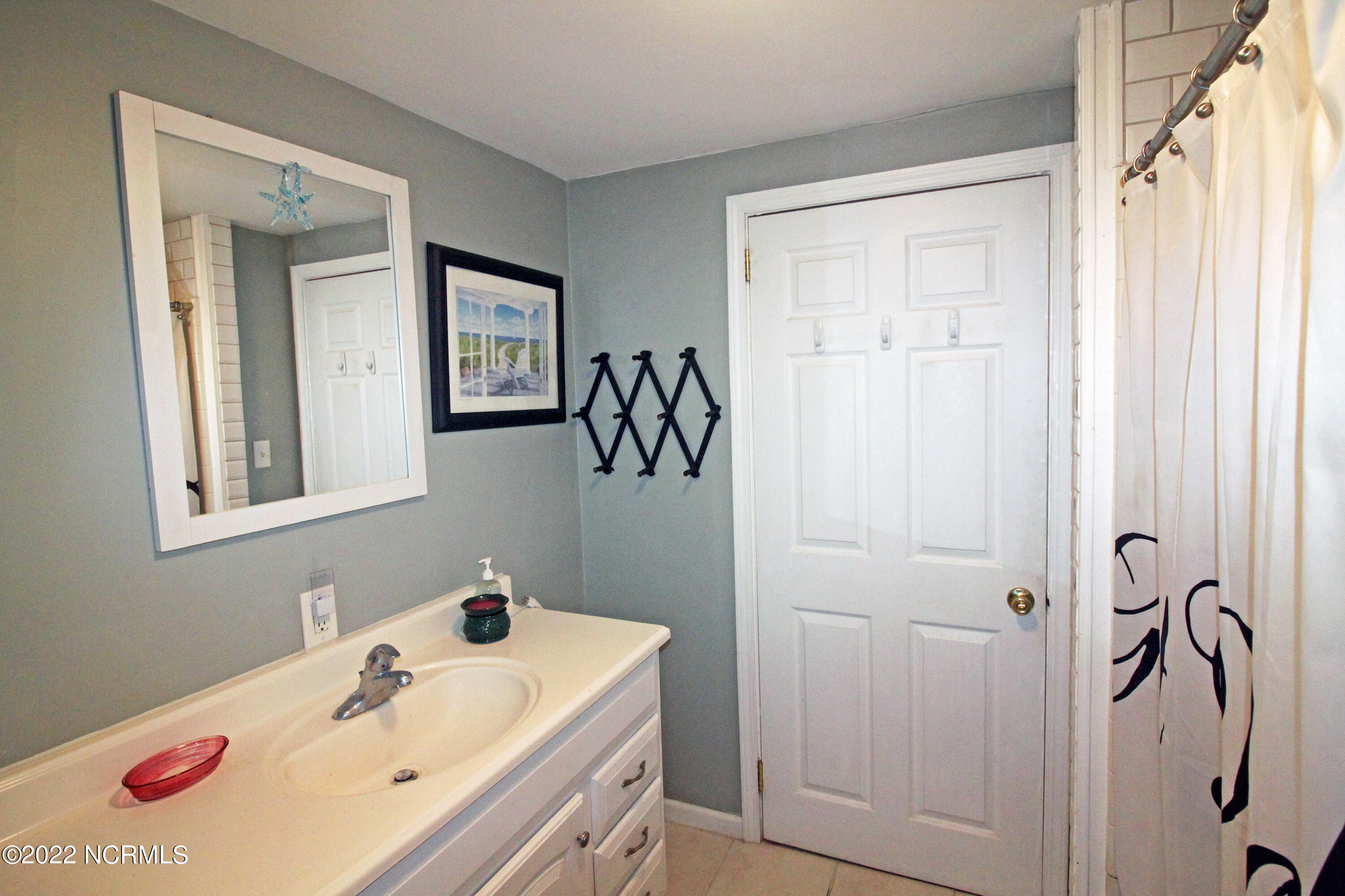 130 Hall Point Road Sneads Ferry, NC 28460 - Photo 17 of 29 Bathroom