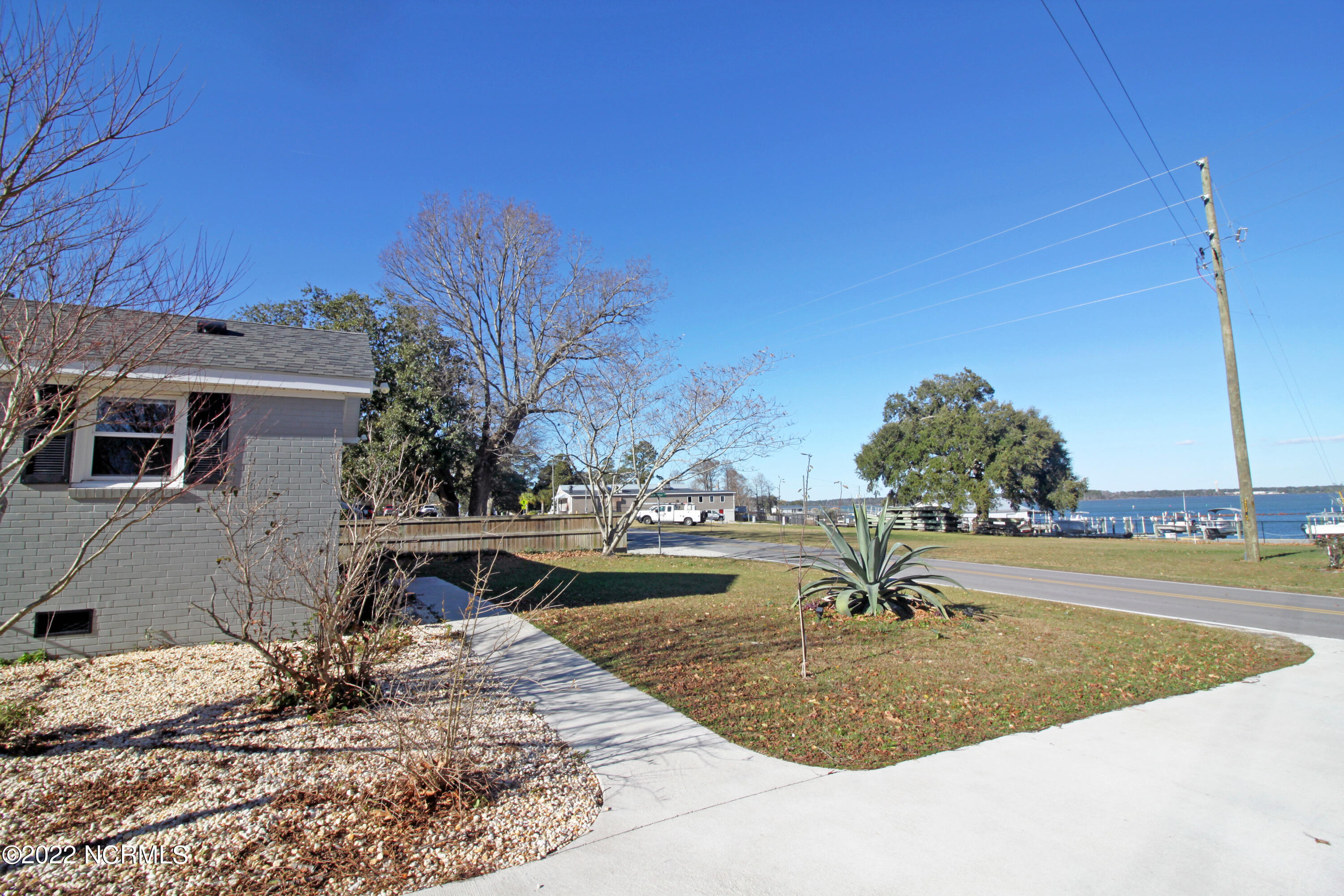 130 Hall Point Road Sneads Ferry, NC 28460 - Photo 2 of 29 Side view