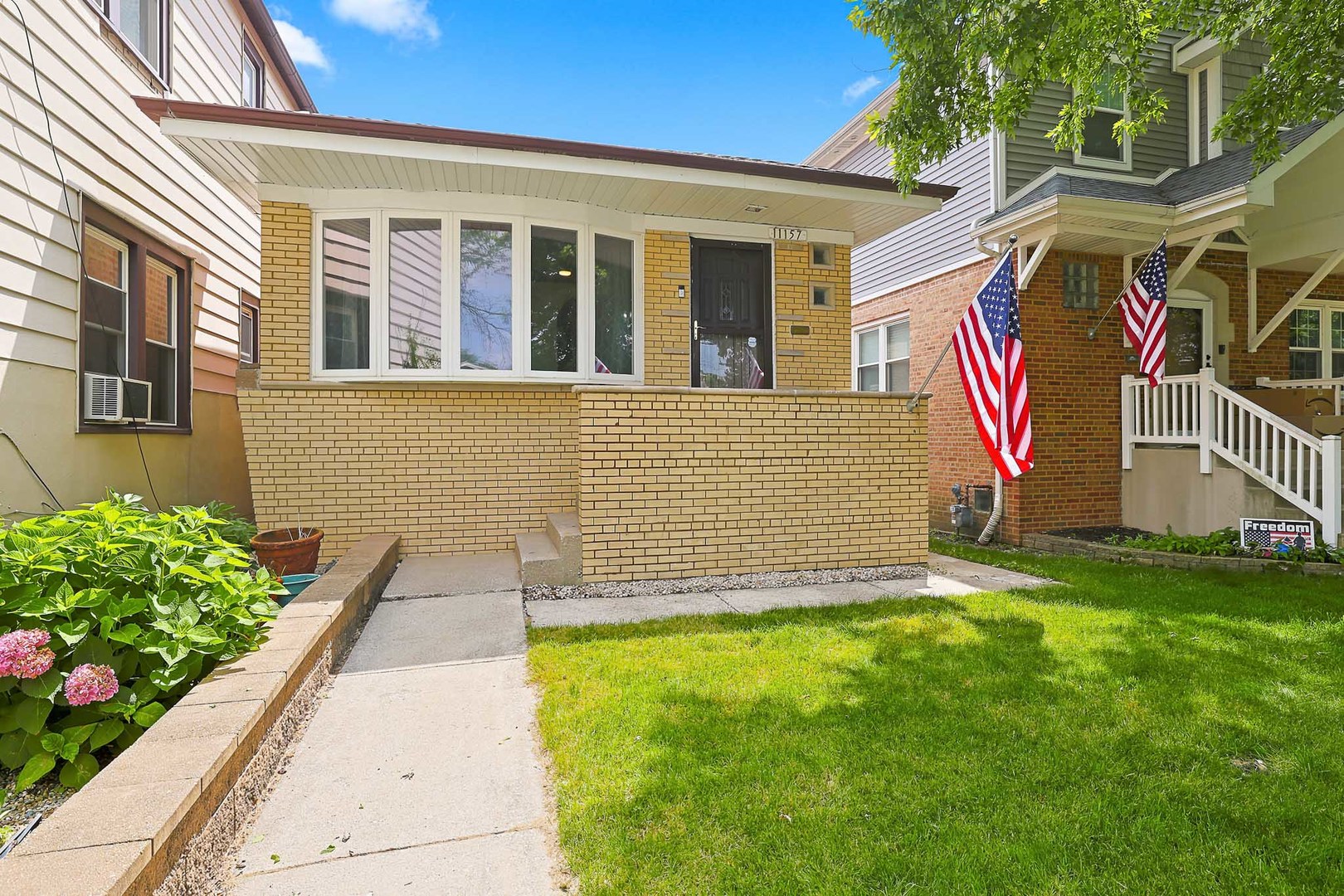 11157 South Spaulding Avenue Chicago, IL 60655 - Photo 2 of 21