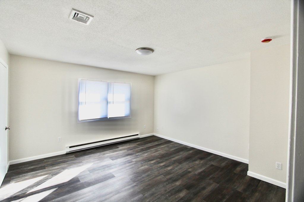 36-38 Chester Street Springfield, MA 01105 - Photo 9 of 13 Gallery Image 9