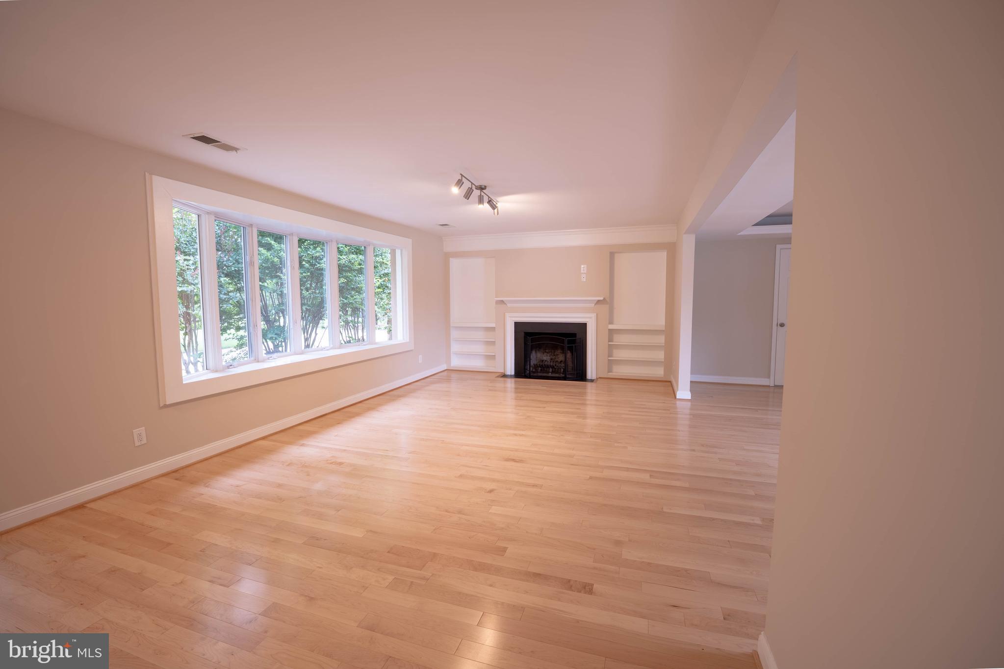 10805 Glen Road Potomac, MD 20854 - Photo 16 of 40
