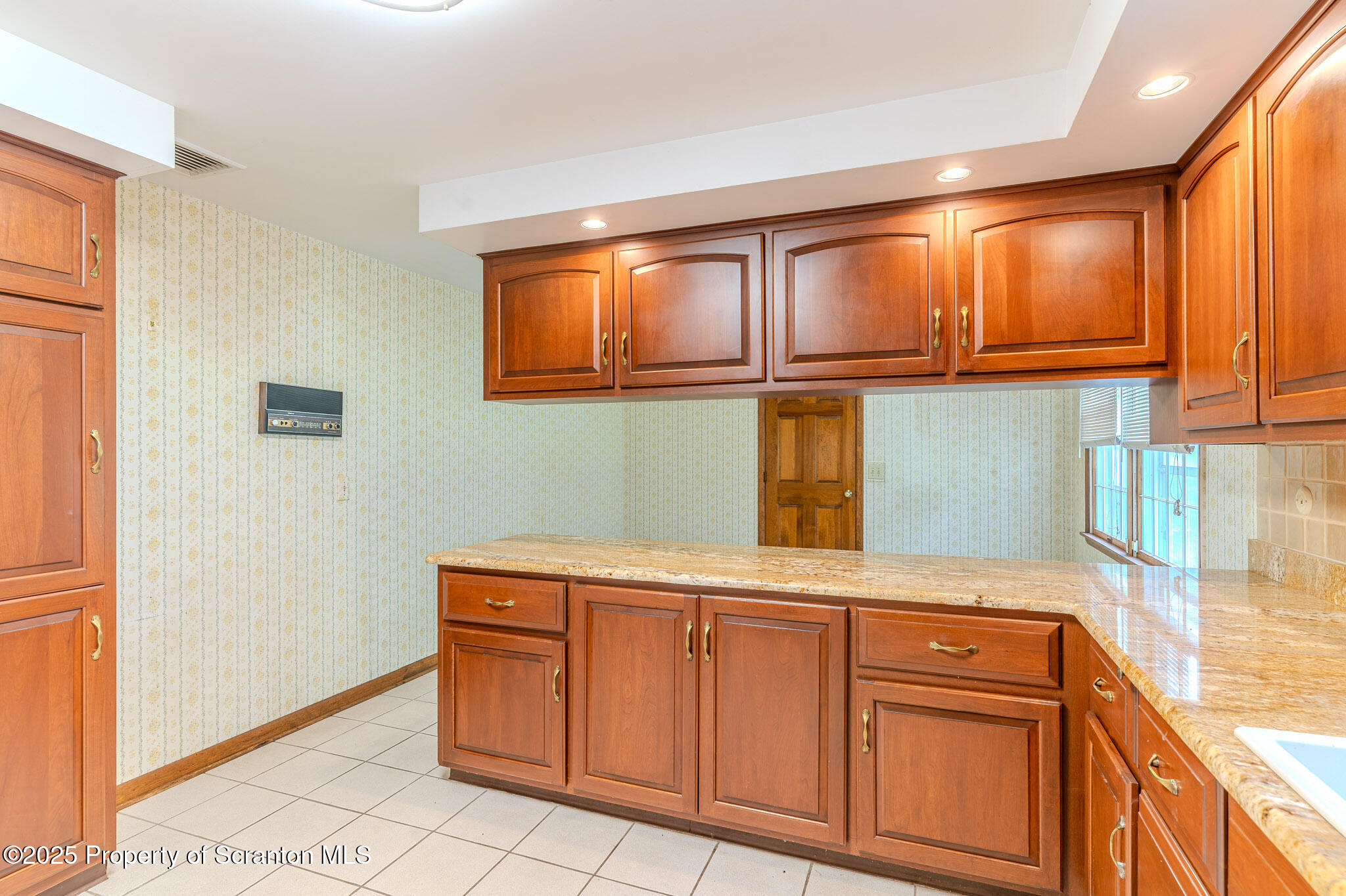 1001 Pheasant Run Road Clarks Summit, PA 18411 - Photo 12 of 52 Kitchen