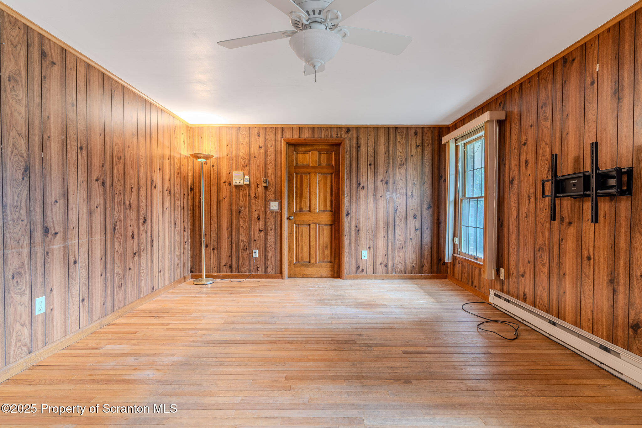 1001 Pheasant Run Road Clarks Summit, PA 18411 - Photo 18 of 52 Family Room