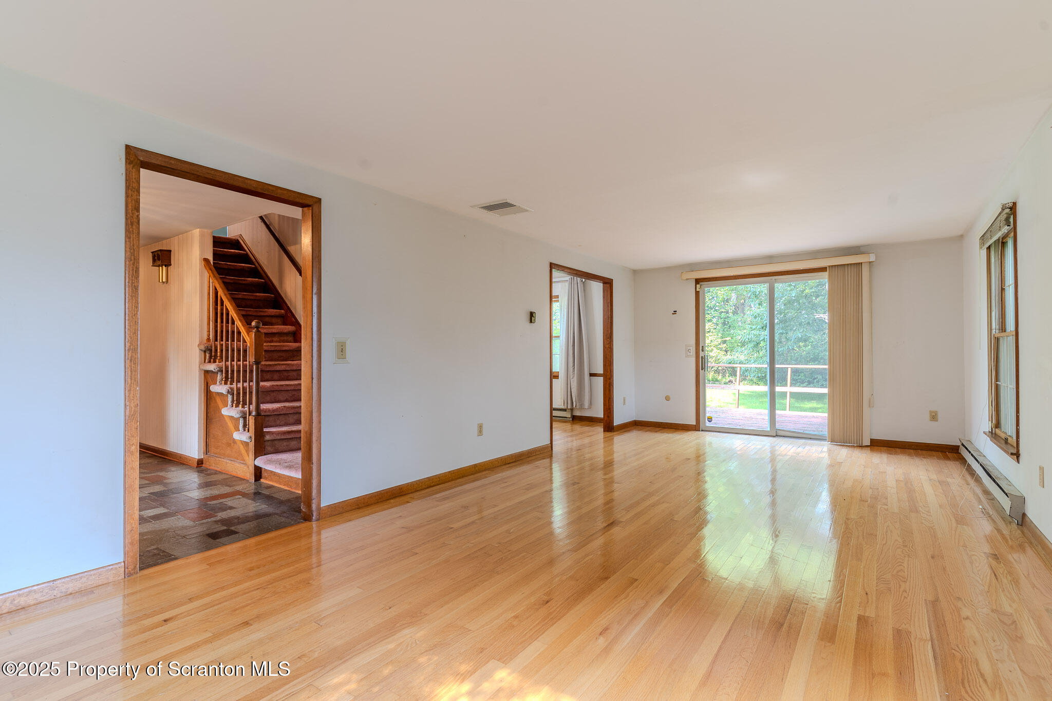 1001 Pheasant Run Road Clarks Summit, PA 18411 - Photo 5 of 52 Living Room