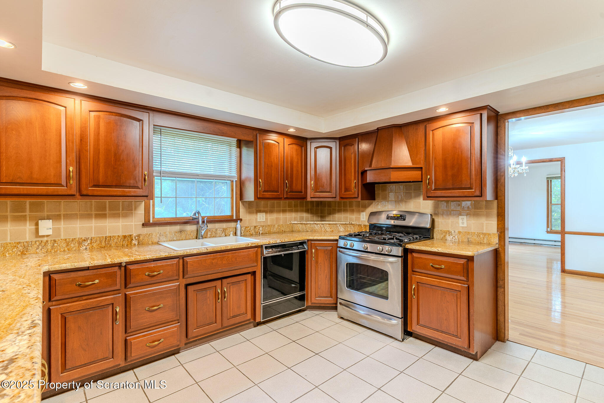 1001 Pheasant Run Road Clarks Summit, PA 18411 - Photo 9 of 52 Kitchen