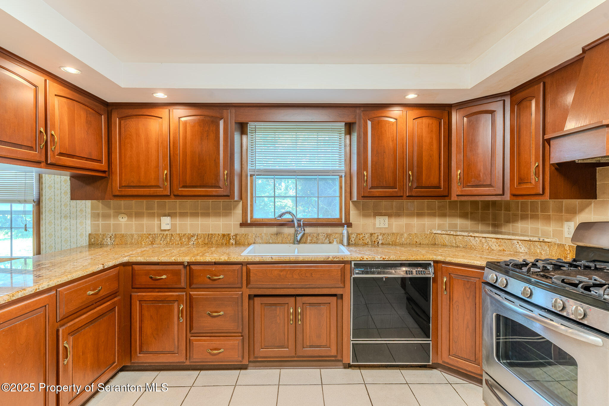 1001 Pheasant Run Road Clarks Summit, PA 18411 - Photo 10 of 52 Kitchen