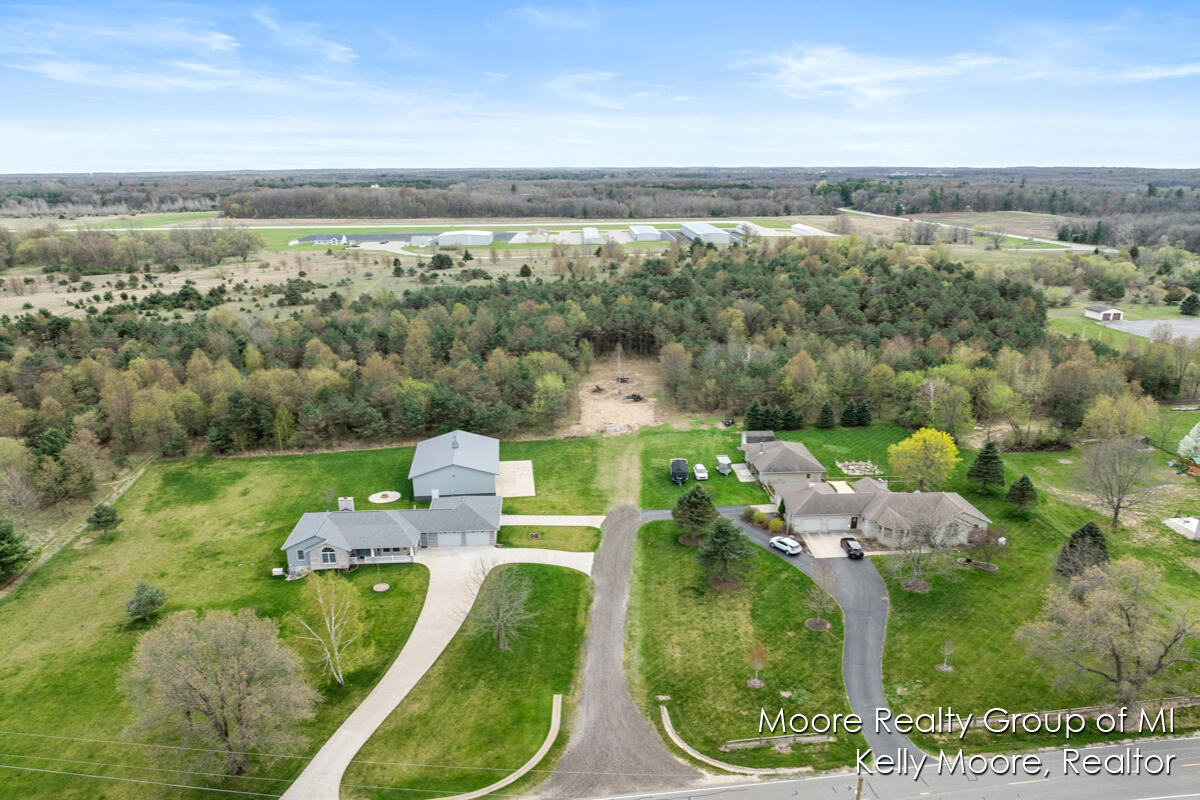 9331 Baker Road Greenville, MI 48838 - Photo 5 of 22 IMG_1017 (1)