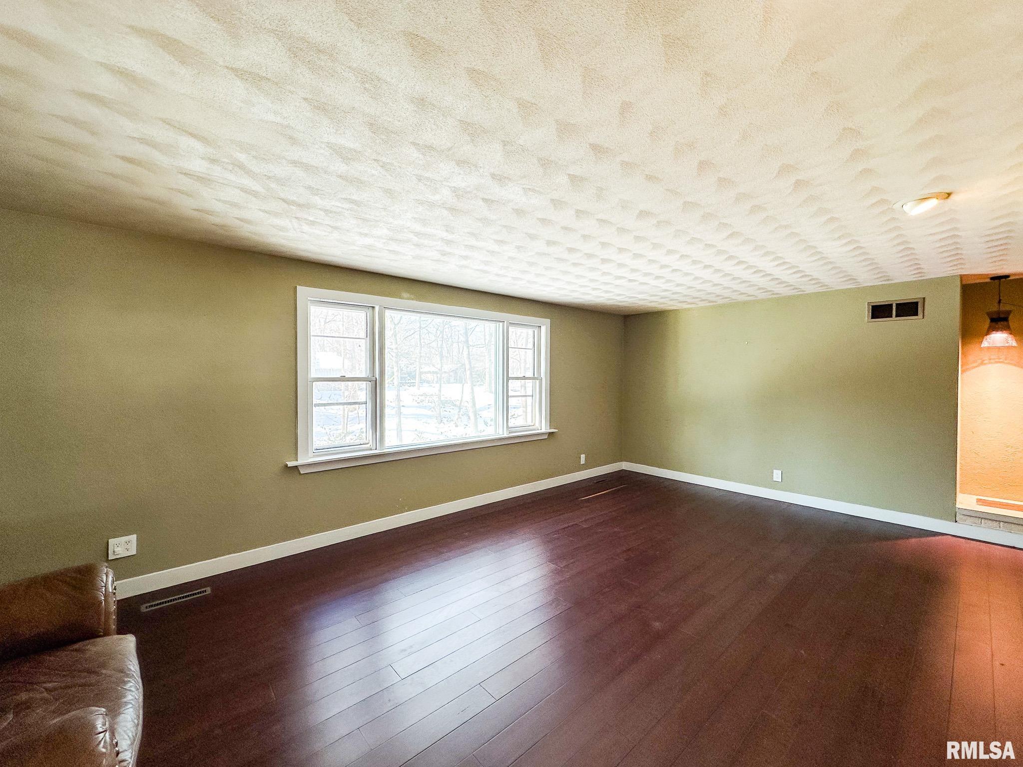 10105 Hickory Road Tremont, IL 61568 - Photo 14 of 56