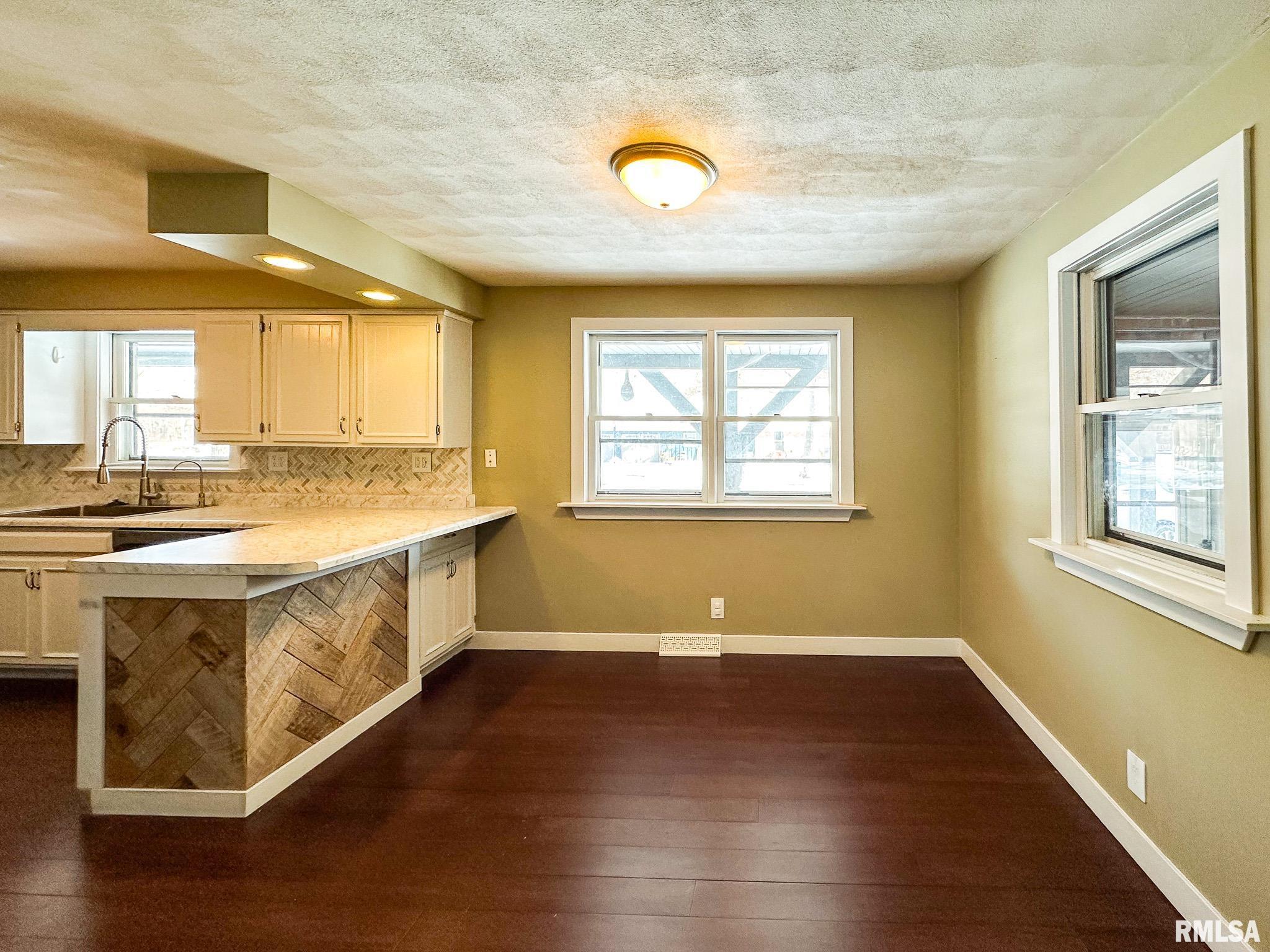 10105 Hickory Road Tremont, IL 61568 - Photo 6 of 56