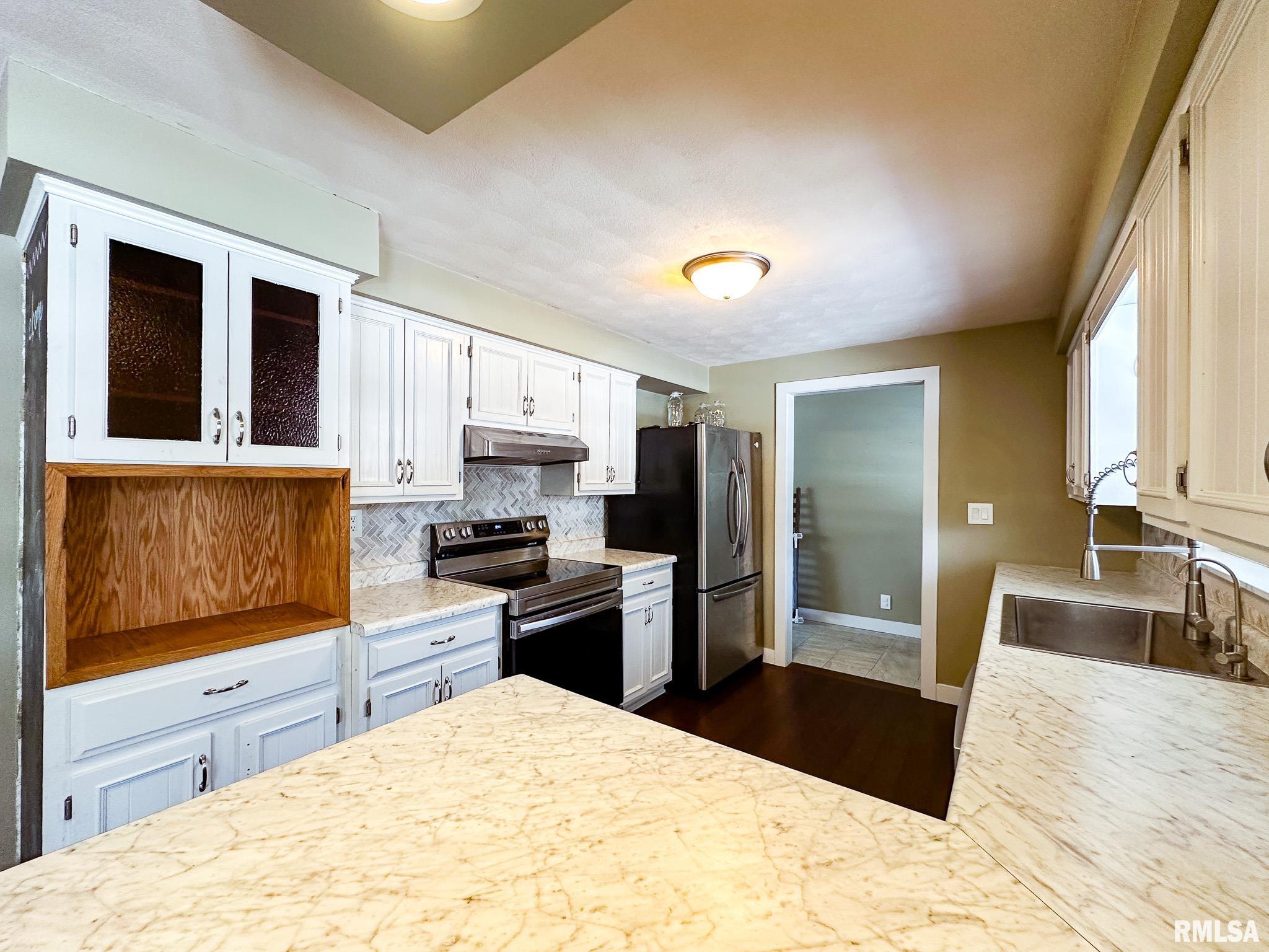 10105 Hickory Road Tremont, IL 61568 - Photo 9 of 56