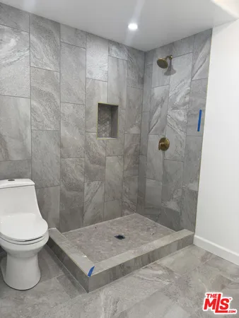 $2,500 | 1225 West Boulevard, Unit 1225 3/4, Los Angeles, CA 90019