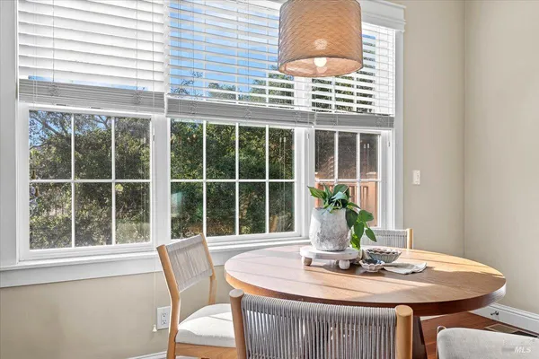 $2,550,000 | 134 Moonlight Drive, Healdsburg, CA 95448