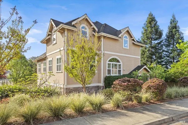 $2,550,000 | 134 Moonlight Drive, Healdsburg, CA 95448