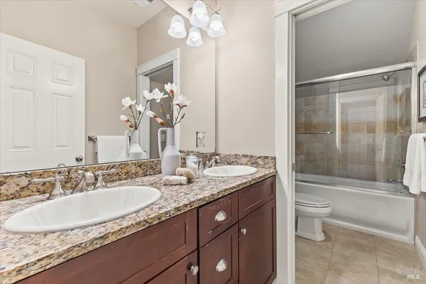 $2,450,000 | 134 Moonlight Drive, Healdsburg, CA 95448