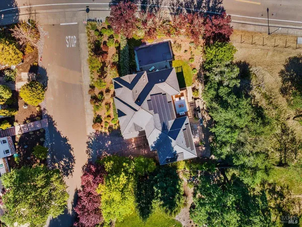 $2,550,000 | 134 Moonlight Drive, Healdsburg, CA 95448