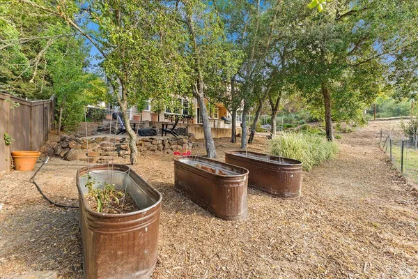 $2,550,000 | 134 Moonlight Drive, Healdsburg, CA 95448