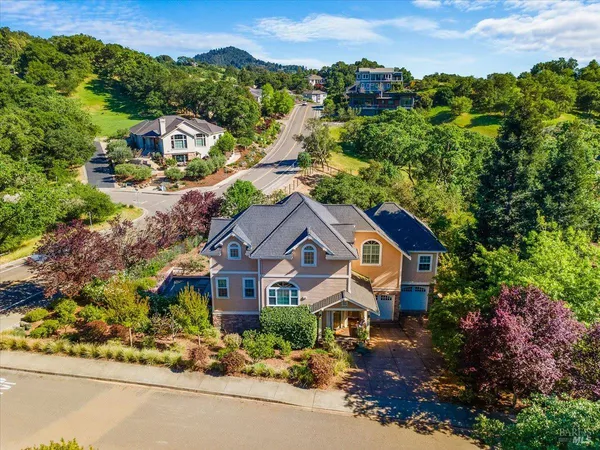 $2,550,000 | 134 Moonlight Drive, Healdsburg, CA 95448