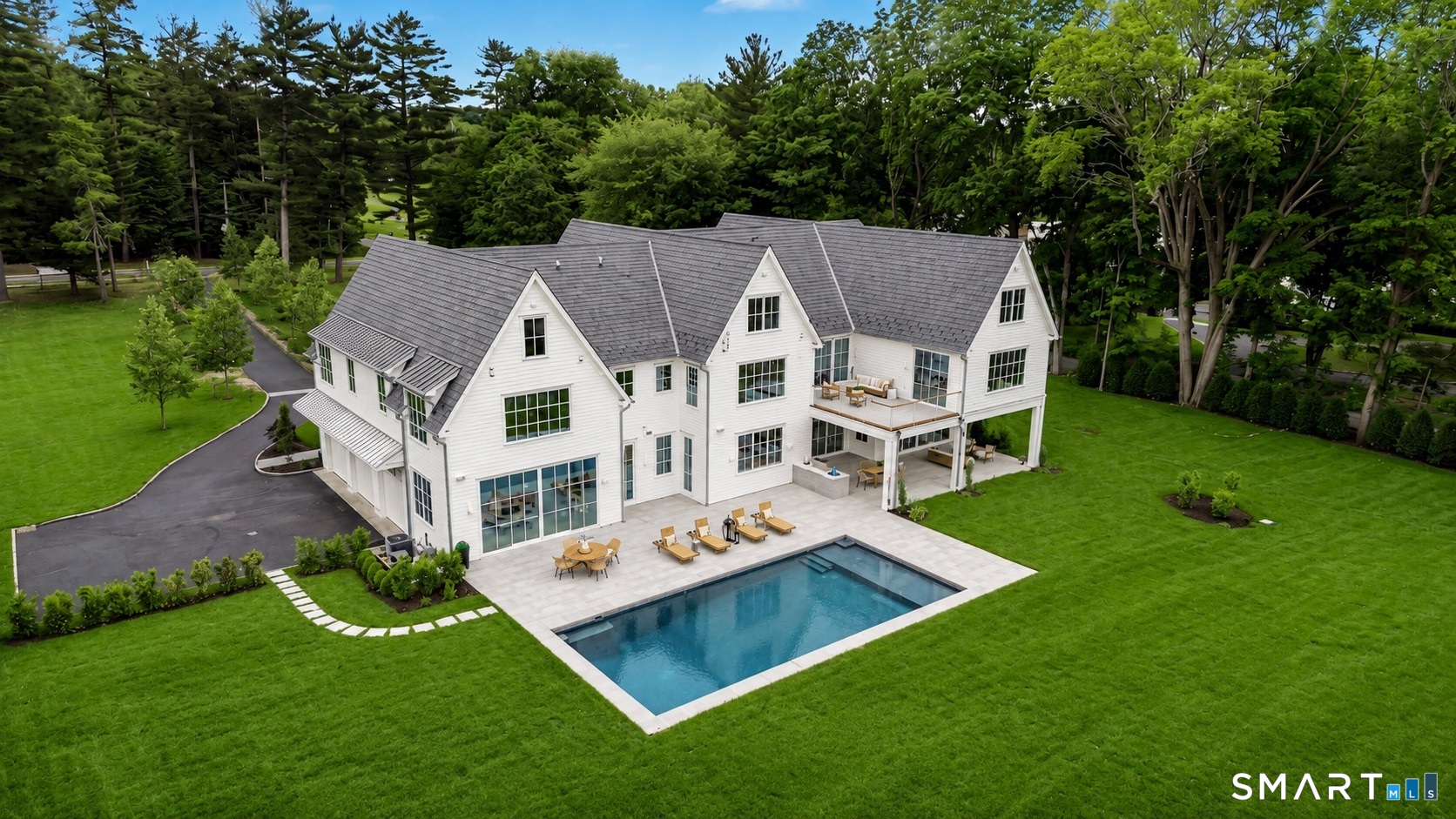 175 Brookside Road Darien, CT 06820 - Photo 2 of 37