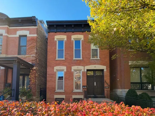 $3,195 | 2136 North Clifton Avenue, Unit 1R, Chicago, IL 60614