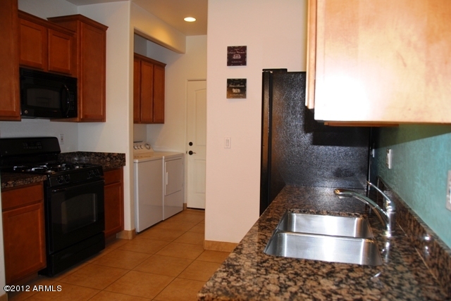 897 East Roma Avenue, Unit 4 Phoenix, AZ 85014 - Photo 14 of 25 DSC_0143