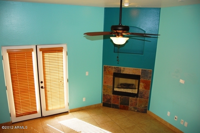 897 East Roma Avenue, Unit 4 Phoenix, AZ 85014 - Photo 17 of 25 DSC_0146