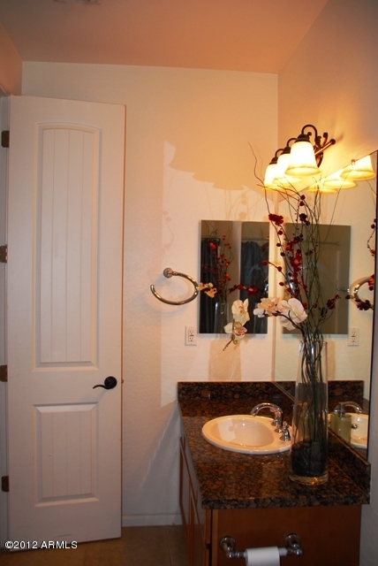 897 East Roma Avenue, Unit 4 Phoenix, AZ 85014 - Photo 21 of 25 DSC_0150